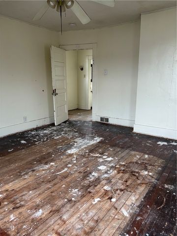 306 Park Rd, Ambridge, PA 15003