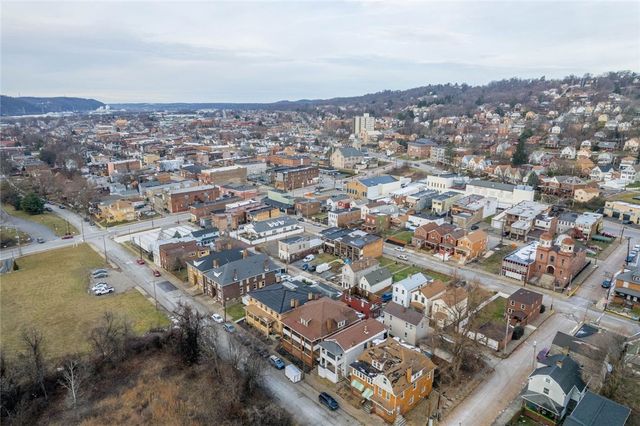306 Park Rd, Ambridge, PA 15003