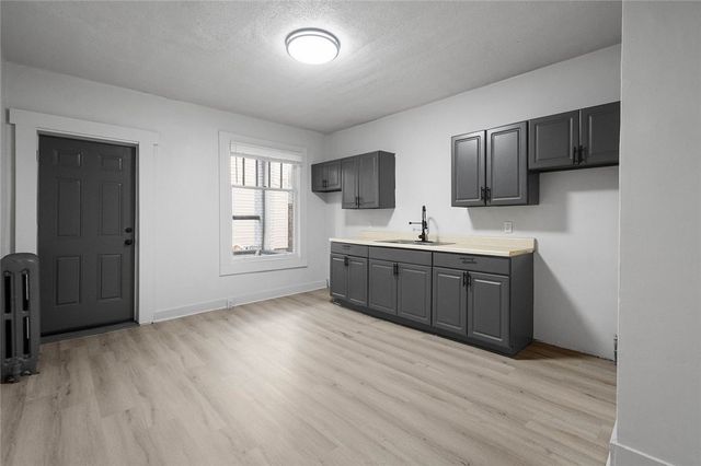 306 Park Rd, Ambridge, PA 15003