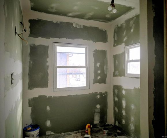 110 W 6th Street, Peru, IN 46970