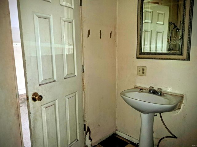 110 W 6th Street, Peru, IN 46970