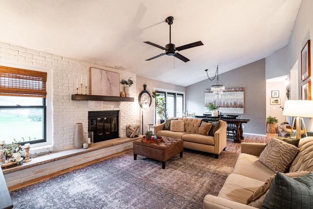 4106 W Southwood DRIVE, Franklin, WI 53132