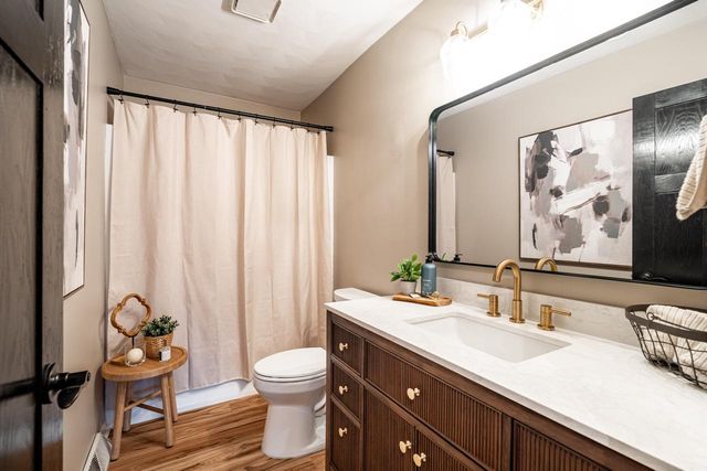 4106 W Southwood DRIVE, Franklin, WI 53132