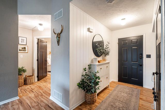 4106 W Southwood DRIVE, Franklin, WI 53132