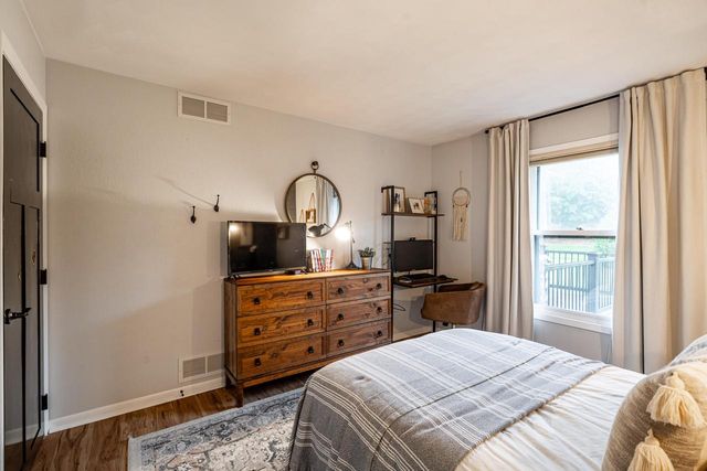 4106 W Southwood DRIVE, Franklin, WI 53132