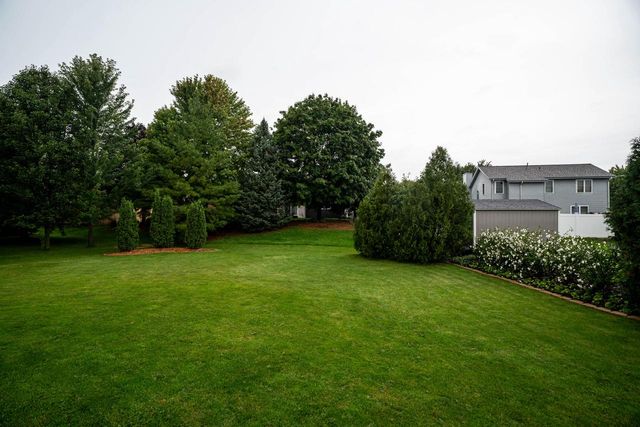 4106 W Southwood DRIVE, Franklin, WI 53132