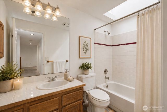7989 NW Emery Boulevard, Silverdale, WA 98383