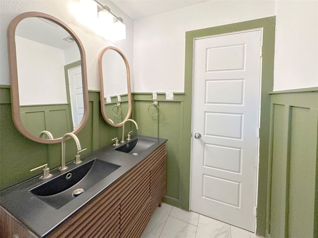 706 Carter Drive, Arlington, TX 76010