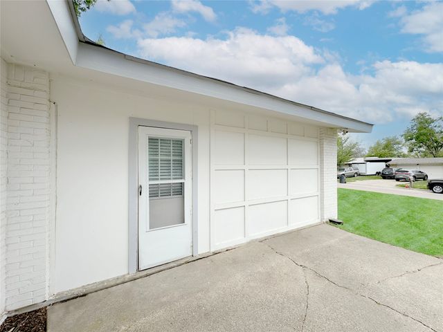 706 Carter Drive, Arlington, TX 76010