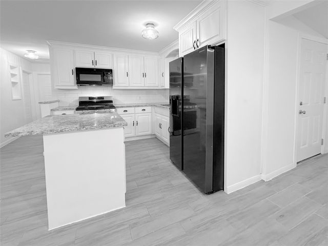 706 Carter Drive, Arlington, TX 76010