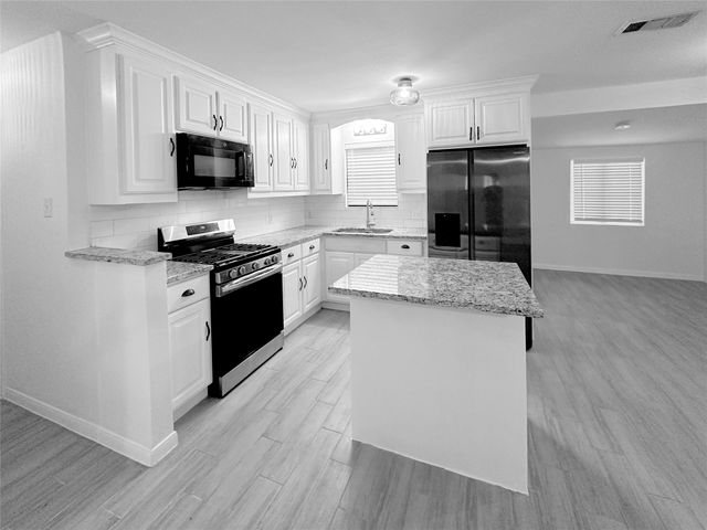 706 Carter Drive, Arlington, TX 76010