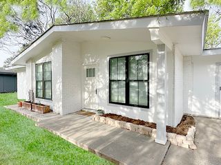 706 Carter Drive, Arlington, TX 76010