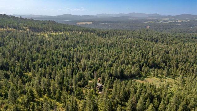 34711 N Waldrons Ln, Chattaroy, WA 99003