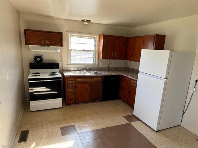 102 Ethel DR, Hampton, VA 23666