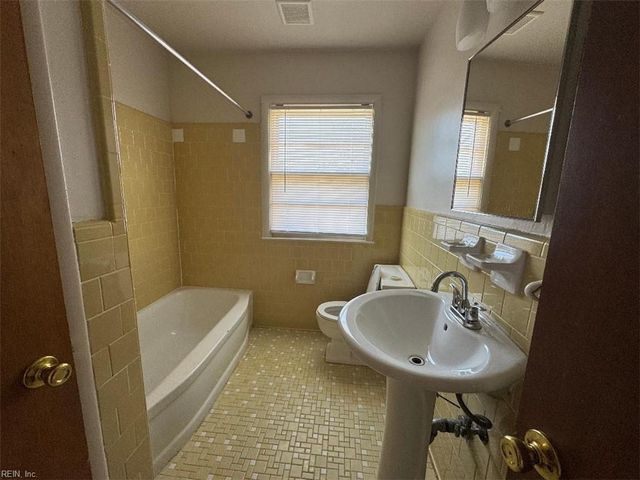 102 Ethel DR, Hampton, VA 23666