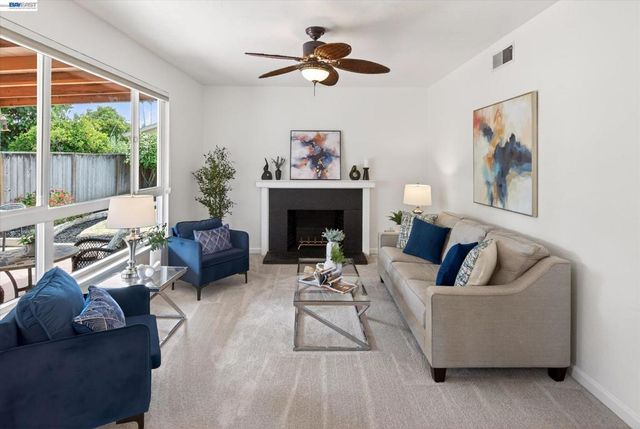 5231 Silver Reef Dr, Fremont, CA 94538