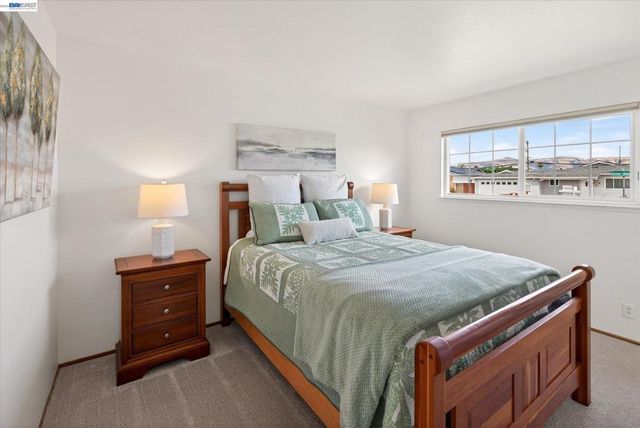 5231 Silver Reef Dr, Fremont, CA 94538