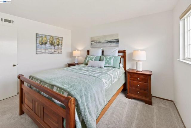 5231 Silver Reef Dr, Fremont, CA 94538