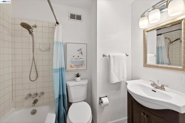 5231 Silver Reef Dr, Fremont, CA 94538