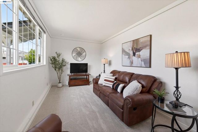 5231 Silver Reef Dr, Fremont, CA 94538