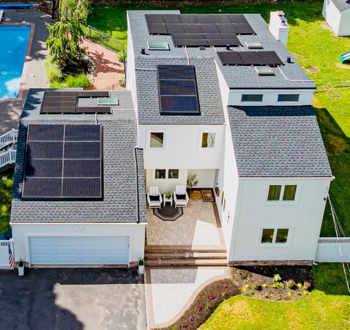 20 Oak Street, Saint James, NY 11780