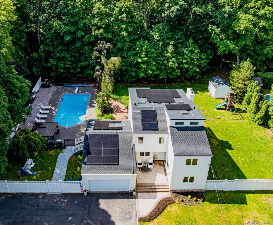 20 Oak Street, Saint James, NY 11780