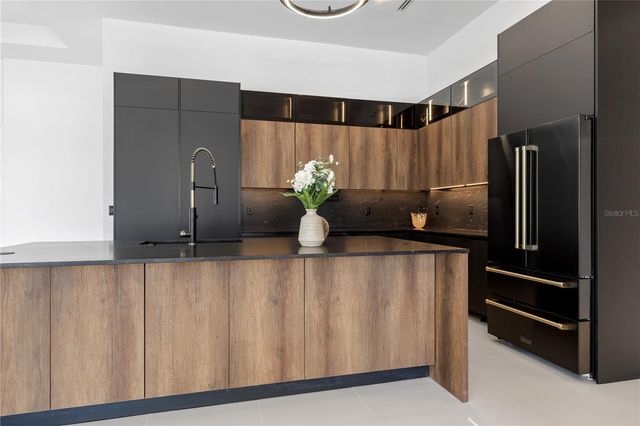 3321 SW 3RD LANE, Cape Coral, FL 33991