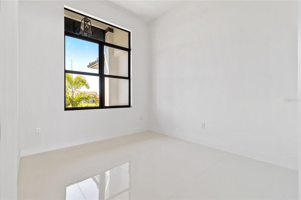 Image 11 of property listing at 3321 SW 3RD LANE, Cape Coral, FL 33991