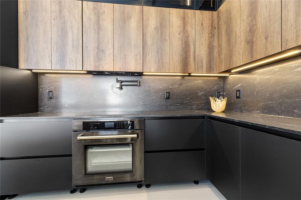 Image 16 of property listing at 3321 SW 3RD LANE, Cape Coral, FL 33991