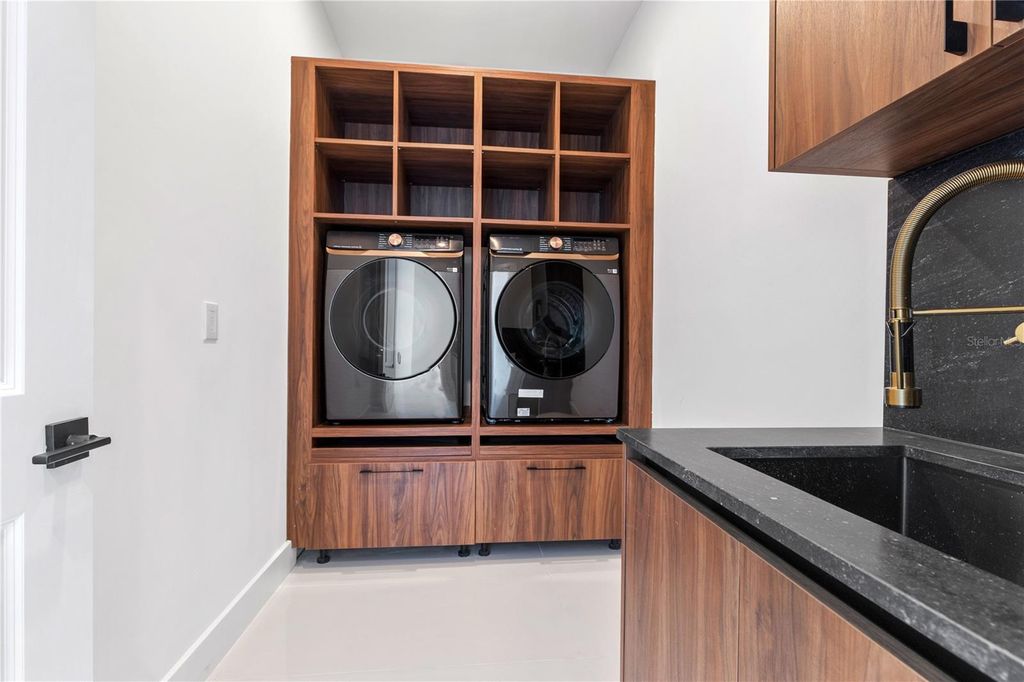 Image 48 of property listing at 3321 SW 3RD LANE, Cape Coral, FL 33991