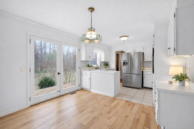 954 Belmont Rd, Manchester, TN 37355