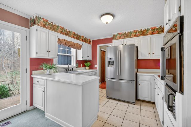 954 Belmont Rd, Manchester, TN 37355