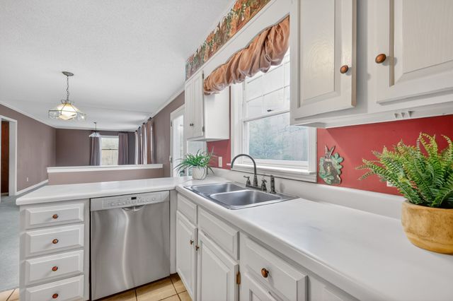 954 Belmont Rd, Manchester, TN 37355