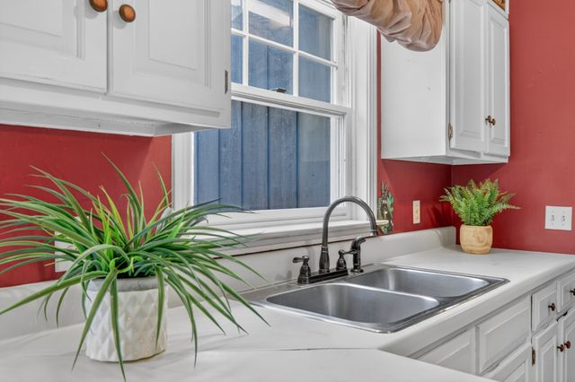 954 Belmont Rd, Manchester, TN 37355