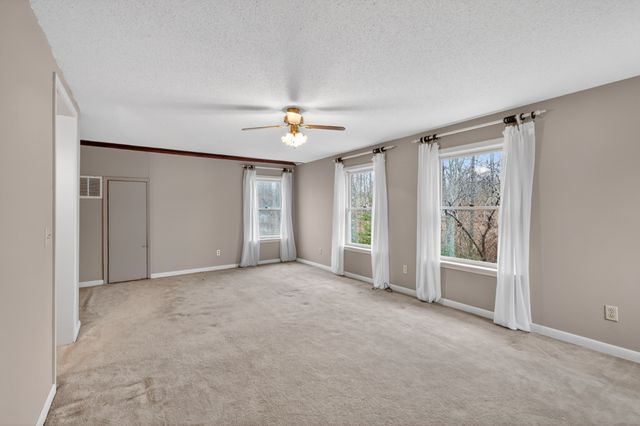 954 Belmont Rd, Manchester, TN 37355