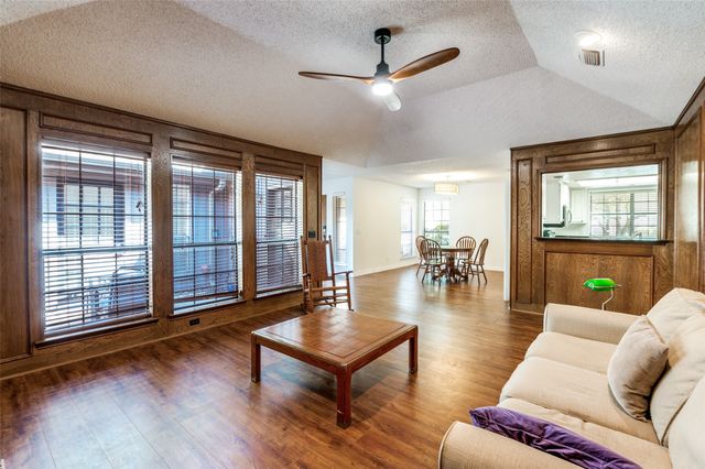 14813 Sopras Circle, Addison, TX 75001
