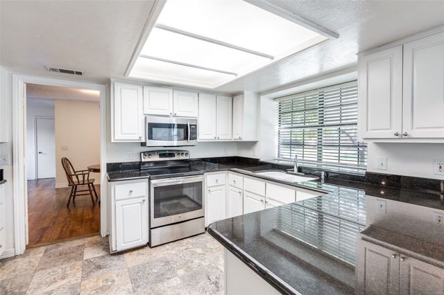 14813 Sopras Circle, Addison, TX 75001