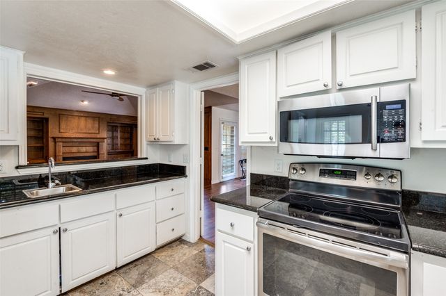 14813 Sopras Circle, Addison, TX 75001
