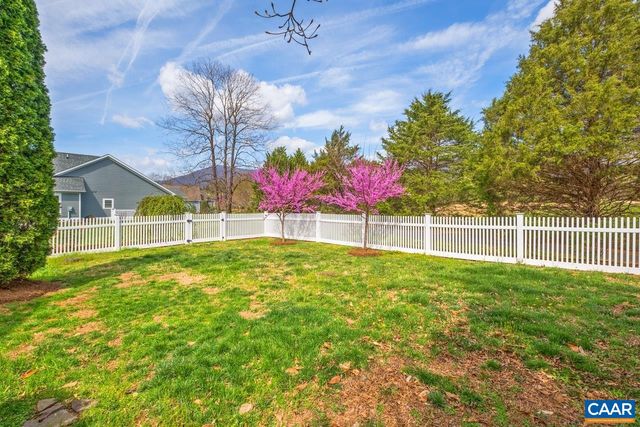 325 STONE ORCHARD DR, Nellysford, VA 22958