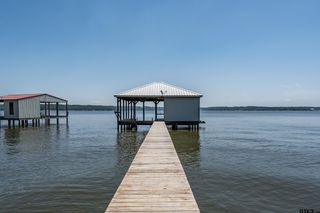1067 Beachside Drive, Chandler, TX 75758