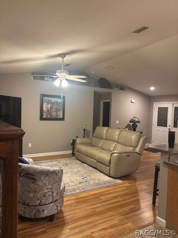 736 W Bancroft Drive, Citrus Springs, FL 34434