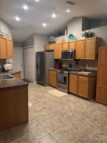 736 W Bancroft Drive, Citrus Springs, FL 34434