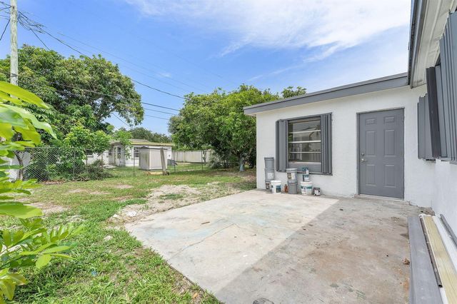 488 NW 2nd Terrace, Deerfield Beach, FL 33441
