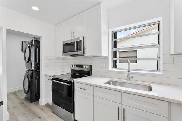 488 NW 2nd Terrace, Deerfield Beach, FL 33441