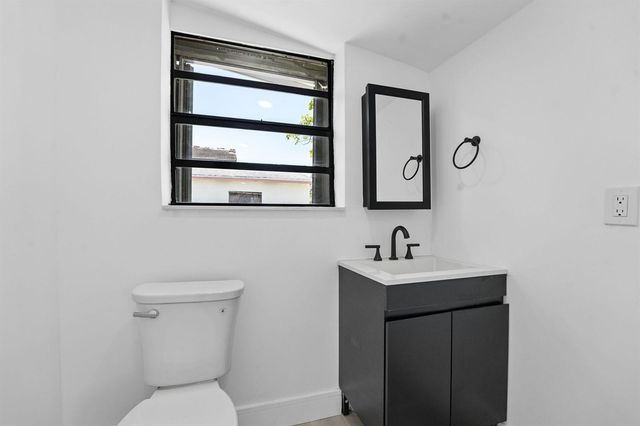 488 NW 2nd Terrace, Deerfield Beach, FL 33441