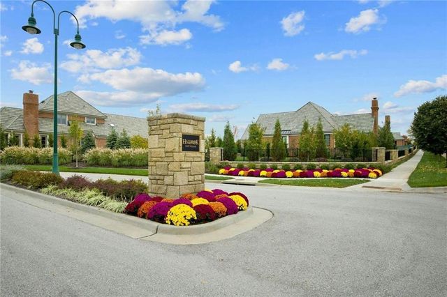 11417 Cambridge Road, Leawood, KS 66211