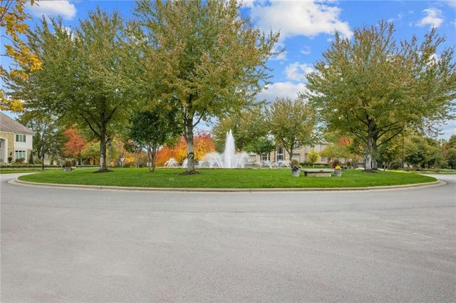 11417 Cambridge Road, Leawood, KS 66211