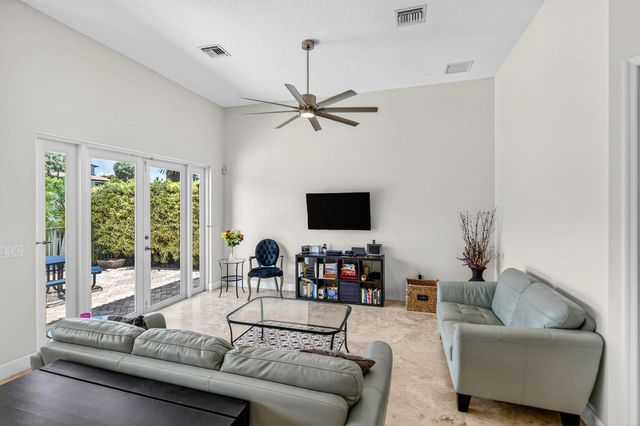 9898 Coronado Lake Drive, Boynton Beach, FL 33437