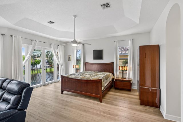 9898 Coronado Lake Drive, Boynton Beach, FL 33437