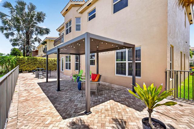 9898 Coronado Lake Drive, Boynton Beach, FL 33437